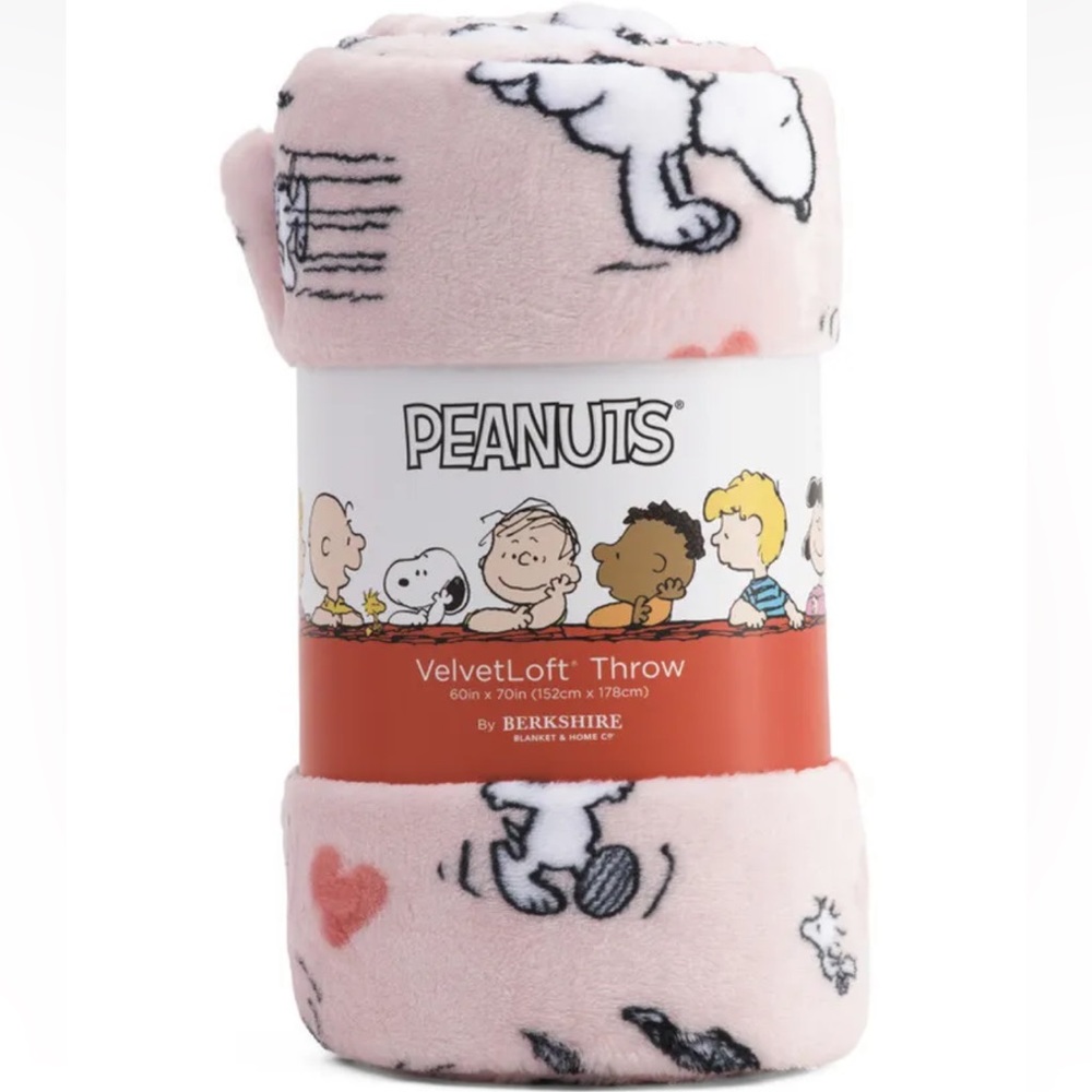NWT - Peanuts Snoopy Valentines Throw Blanket Pink With Hearts 60”x 70”